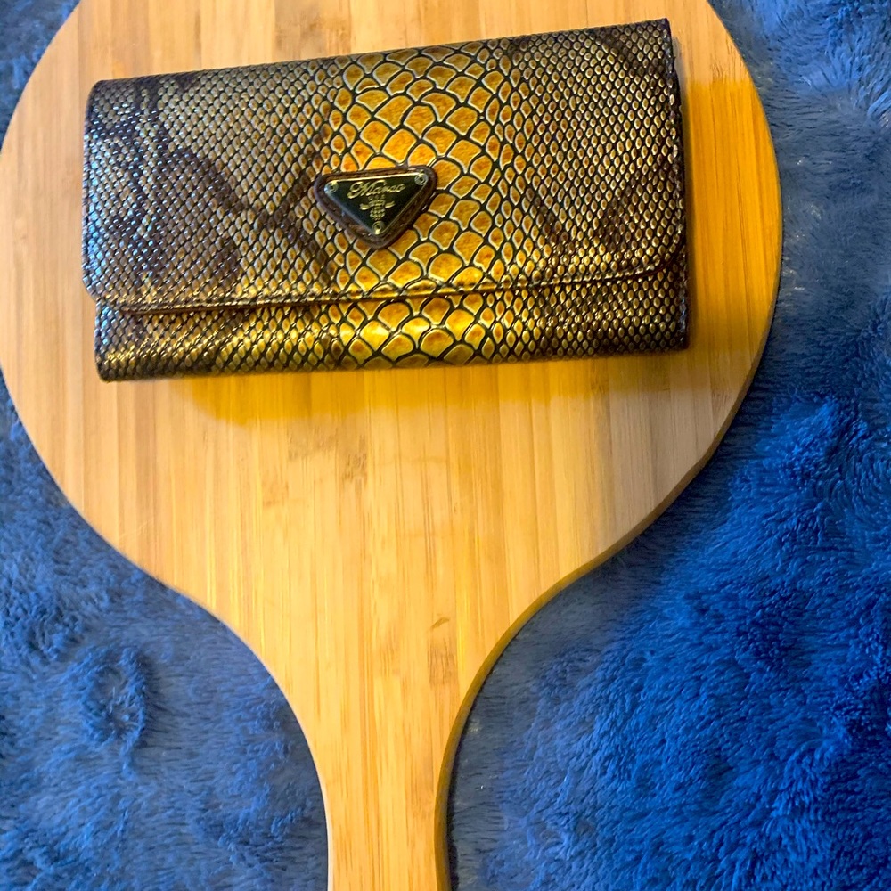 Multiple compartments purse with card coin slots